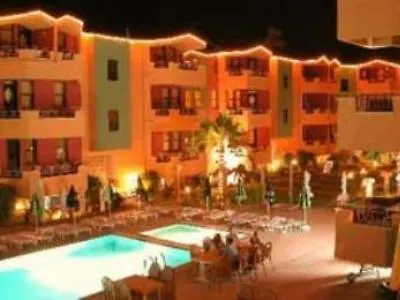Artemis Hotel Side
